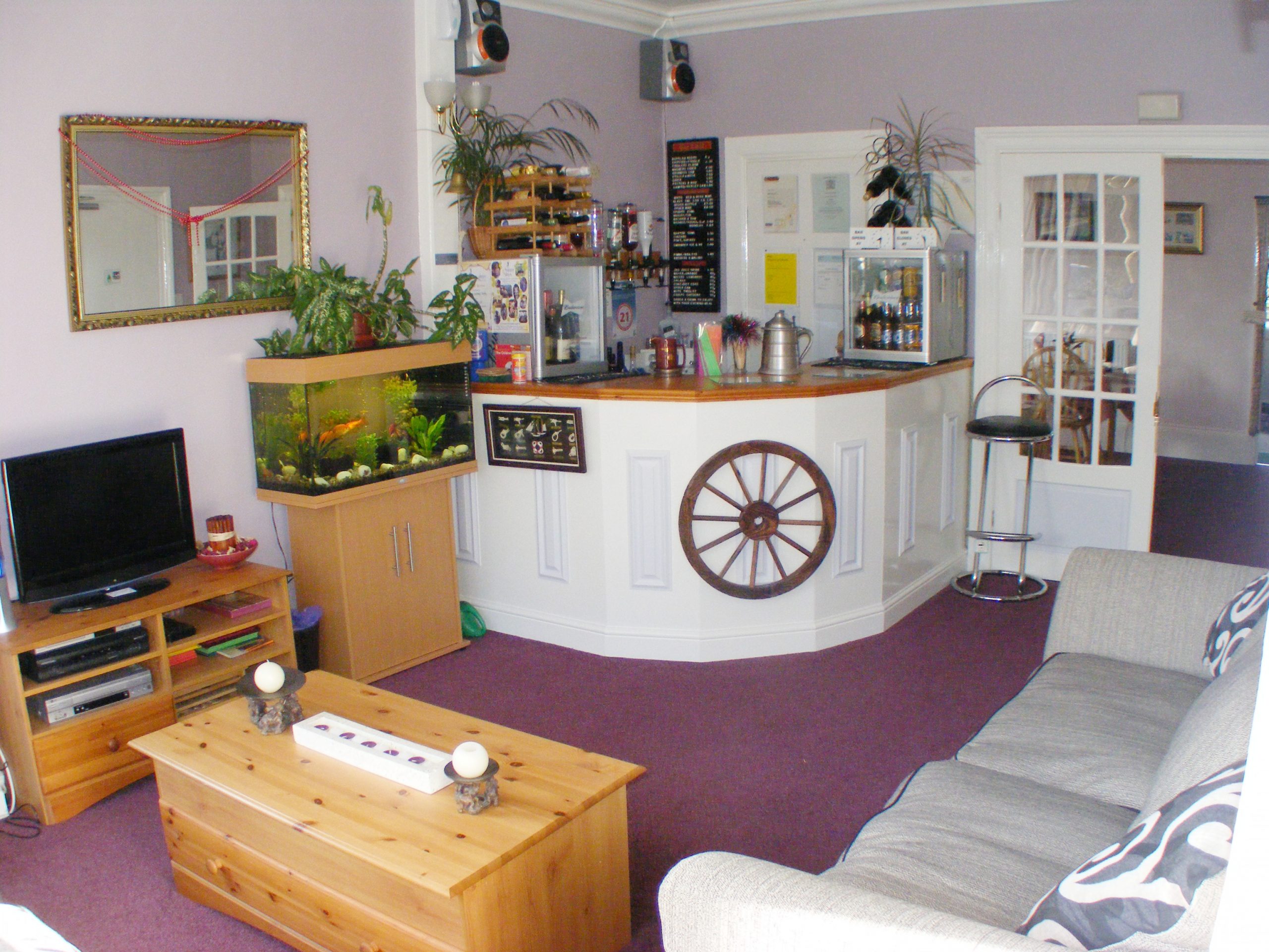 Lounge Bar Area Swiss Cottage 2020 scaled