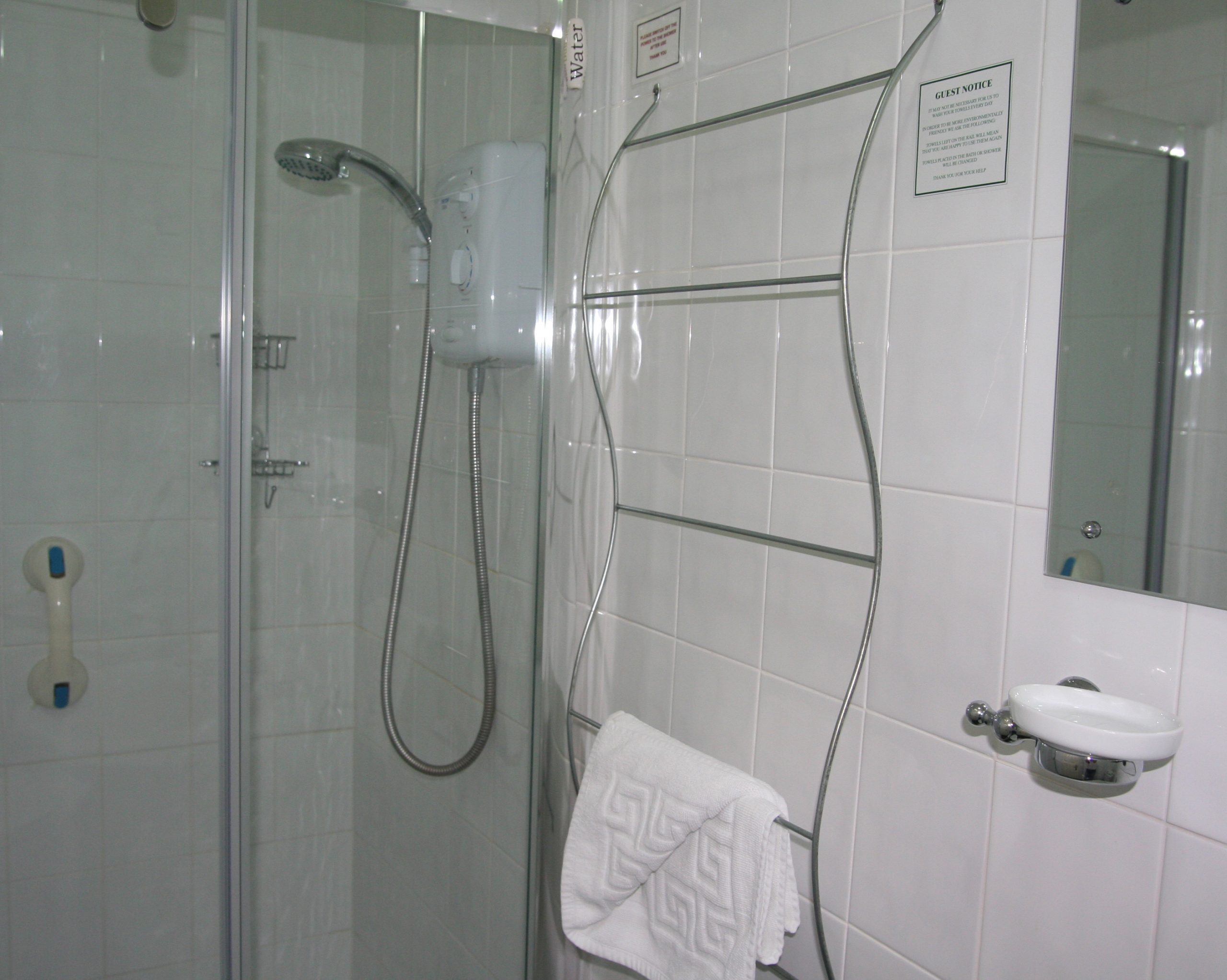 Rooms En Suite Shower room Swiss Cottage 2020 scaled